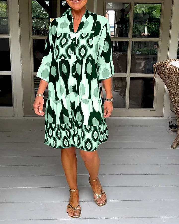 トレンディな短袖ドレス - 抽象プリントとリラックスシルエット | リオラ